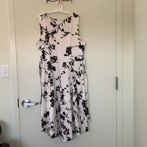 Rockabilly swing dress, NWT white w/black flowers